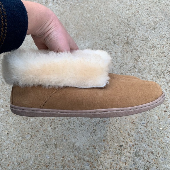 Minnetonka Tan Sheep Shearling Fur Lined Women's Slippers Shoes 8 - Picture 3 of 8